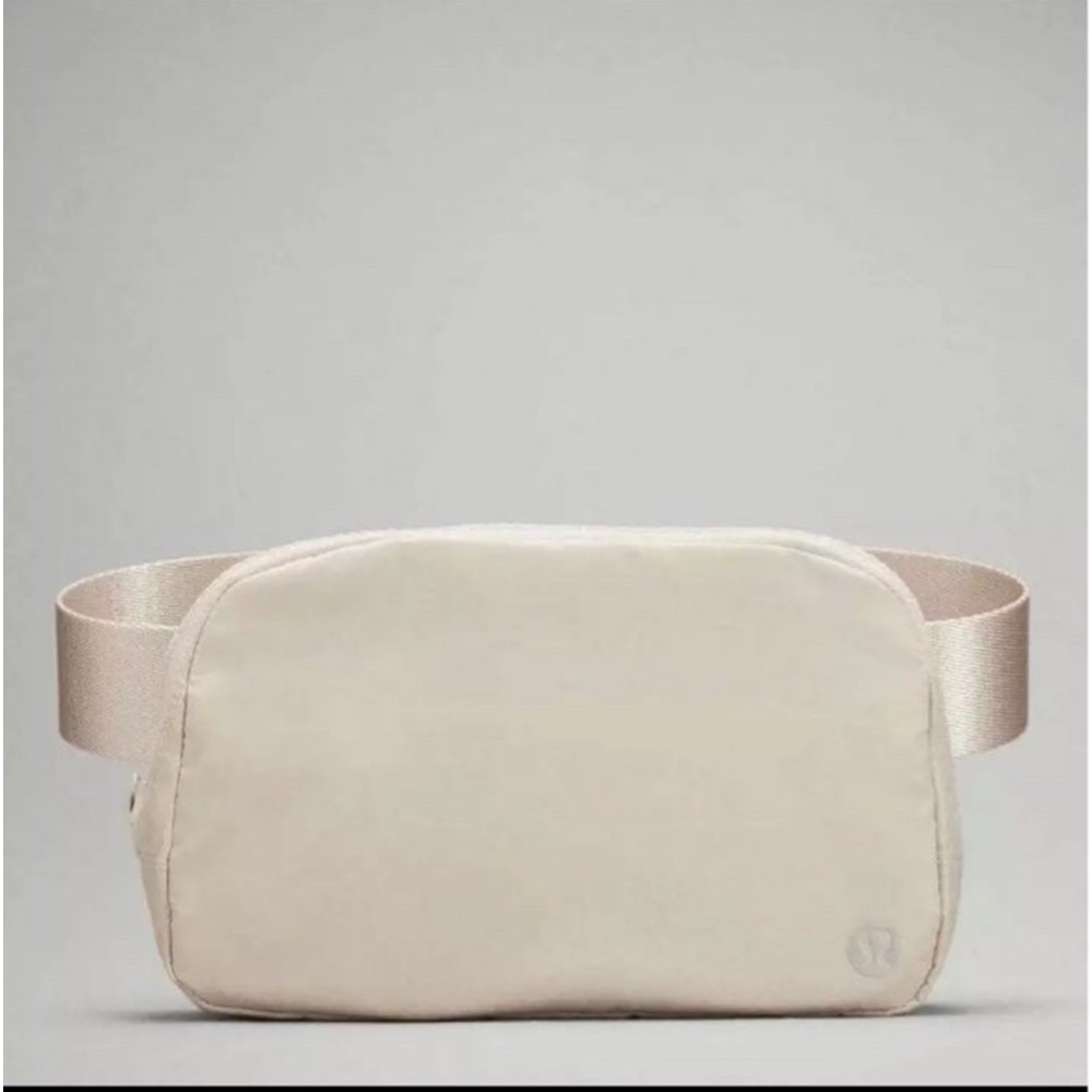 NWT Lululemon Everywhere Belt Bag- WHITE OPAL